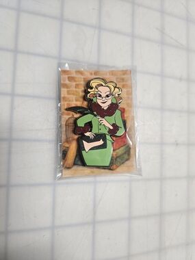 Rita Skeeter Pin